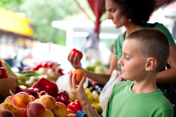 mom-and-boy-at-farmers-market