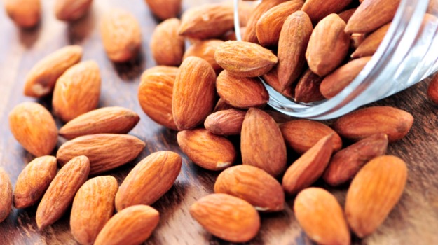 almonds-raw_